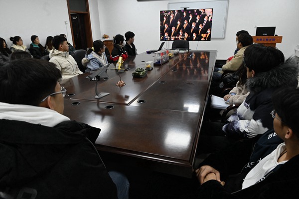 光电工程学院.jpg