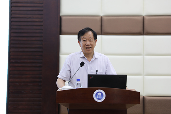 我校作为大会的主会场,同时开放两个课堂,分别由中国工程院院士姜会林